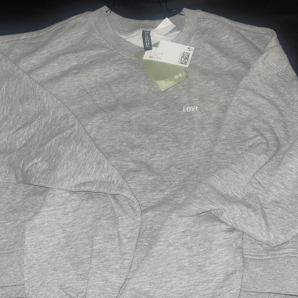 Grey crop sweater
